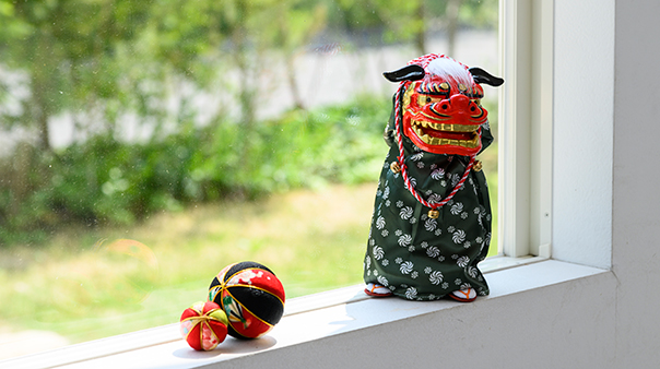 正月関連商品の企画、生産および輸入、卸販売